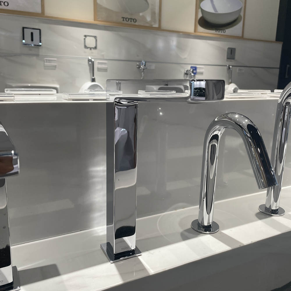 Vòi lavabo cảm ứng TOTO TLE25008V