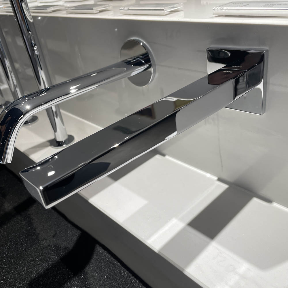 Vòi lavabo cảm ứng gắn tường TOTO TLE25010A