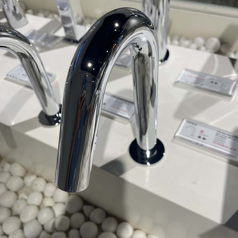 Vòi lavabo cảm ứng TOTO TLE26006A