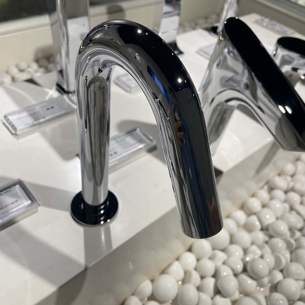 Vòi lavabo cảm ứng TOTO TLE26006A