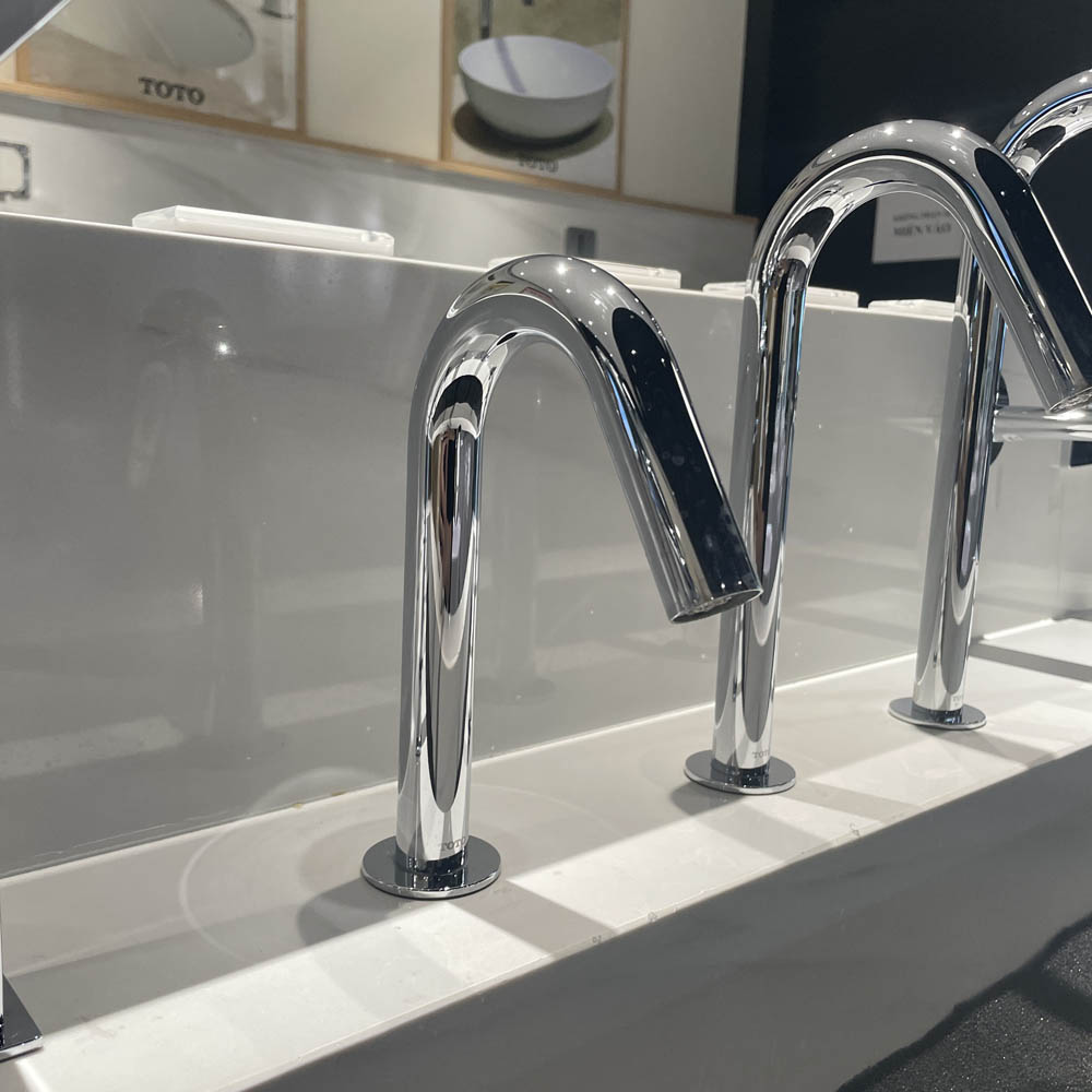 Vòi lavabo cảm ứng TOTO TLE26006V