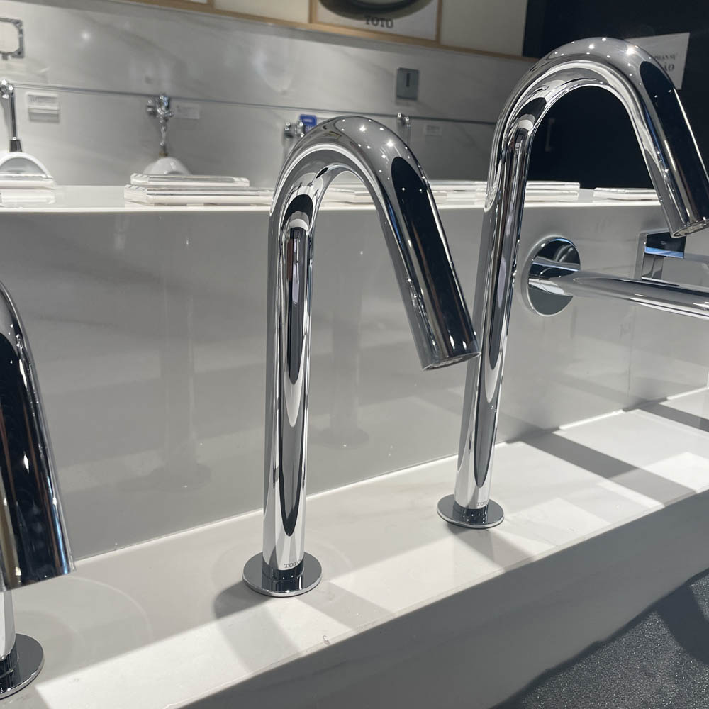 Vòi lavabo cảm ứng TOTO TLE26007V