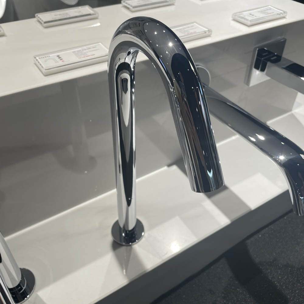 Vòi lavabo cảm ứng TOTO TLE26008V