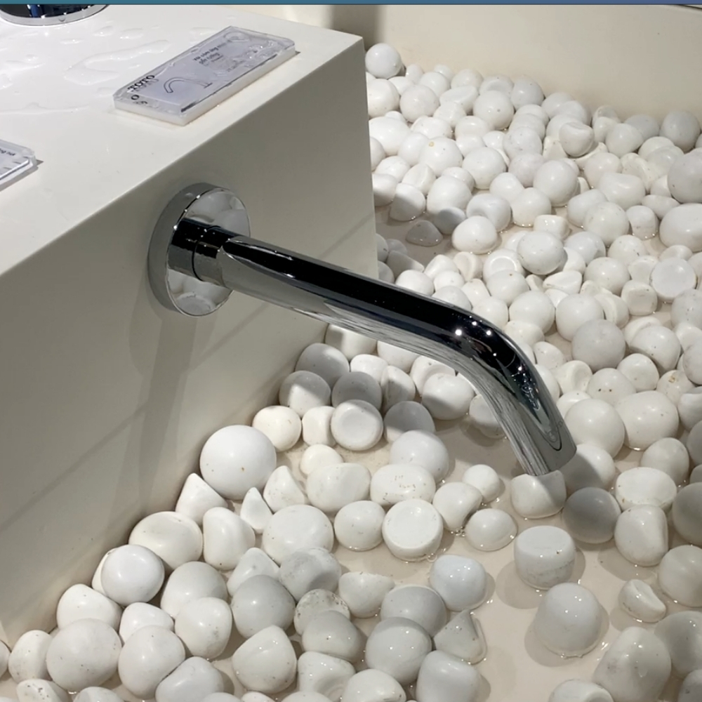 Vòi lavabo cảm ứng TOTO TLE26010A