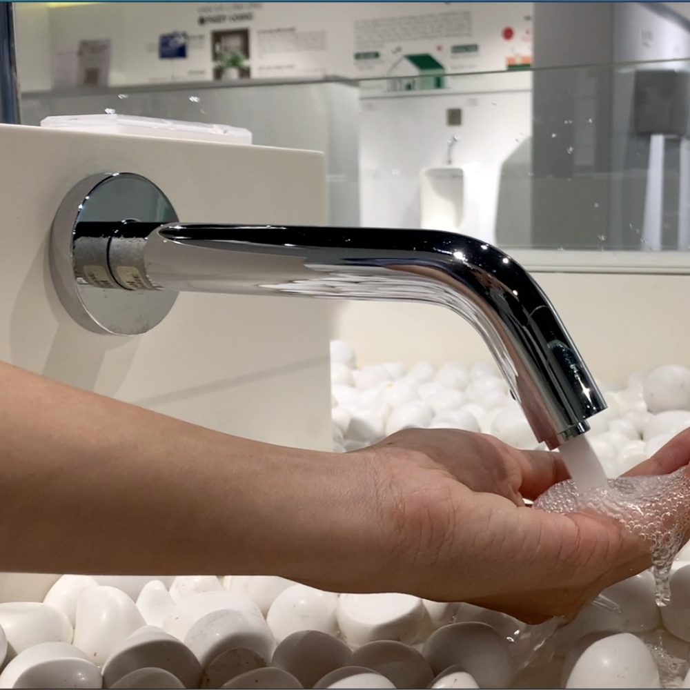 Vòi lavabo cảm ứng TOTO TLE26010A