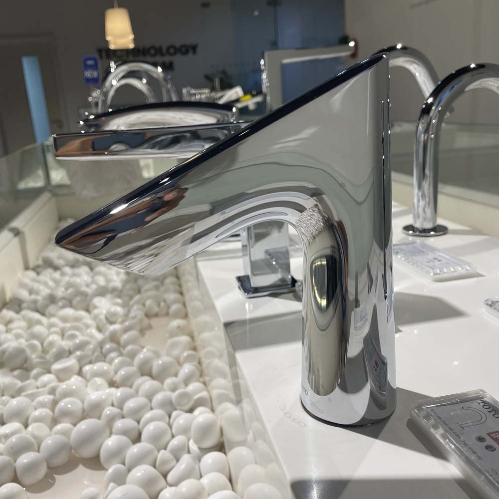 Vòi lavabo cảm ứng TOTO TLE27002A
