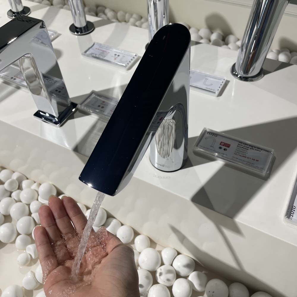 Vòi lavabo cảm ứng TOTO TLE27002A