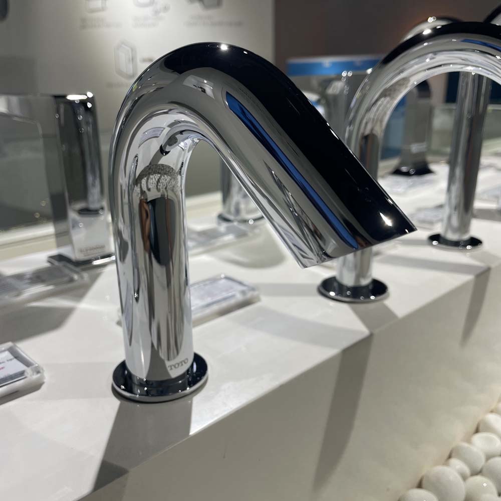 Vòi lavabo cảm ứng TOTO TLE28002A TLE03502A1 TLN01102A (nước lạnh - tái tạo năng lượng)