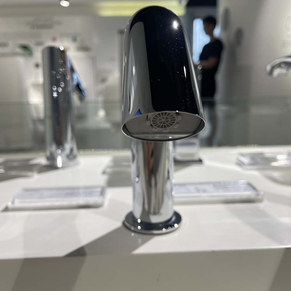 Vòi lavabo cảm ứng TOTO TLE28002A TLE03502A1 TLN01102A (nước lạnh - tái tạo năng lượng)