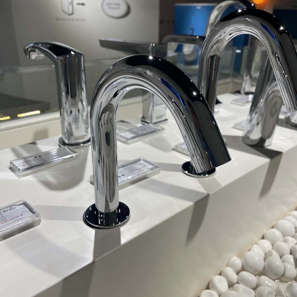 Vòi lavabo cảm ứng TOTO TLE29002A