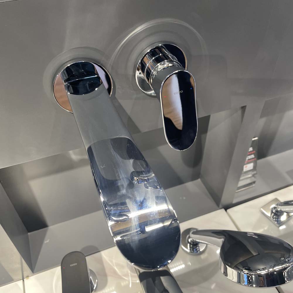 Vòi lavabo nóng lạnh gắn tường GO TOTO TLG01311BB