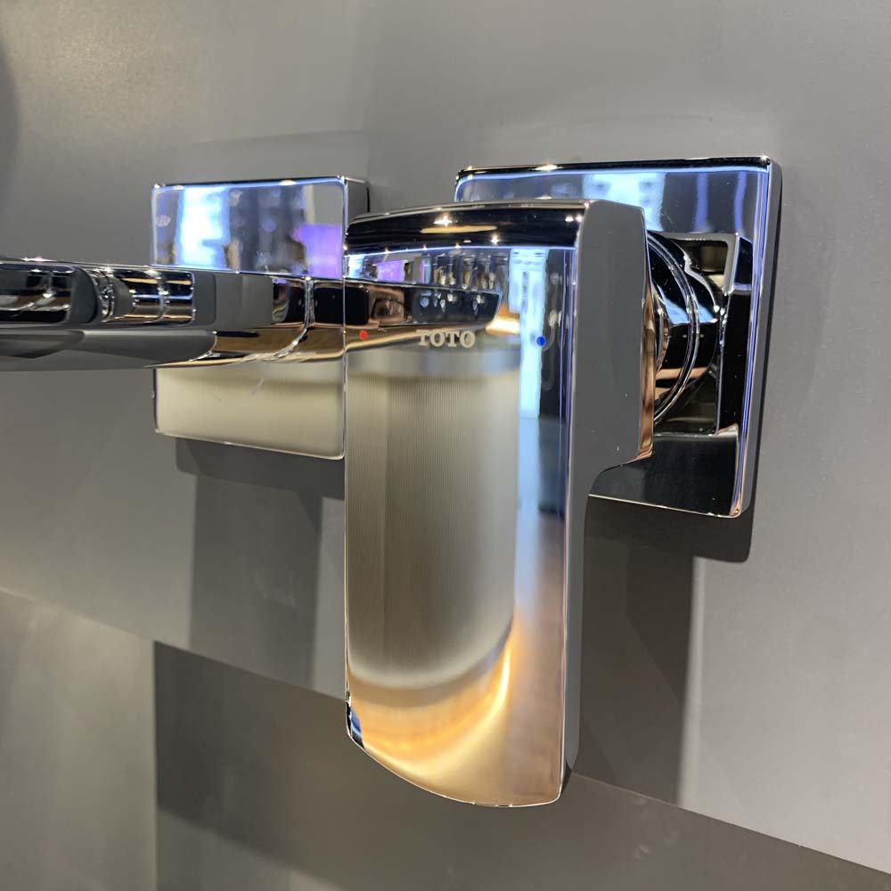 Vòi lavabo nóng lạnh gắn tường GR TOTO TLG02311BB (TLG02311B)