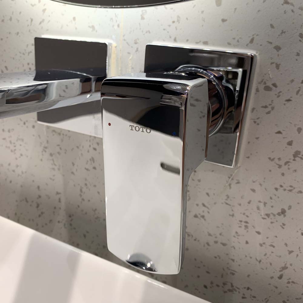 Vòi lavabo nóng lạnh gắn tường GR TOTO TLG02311BB (TLG02311B)