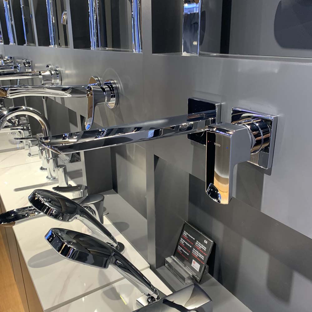 Vòi lavabo nóng lạnh gắn tường GR TOTO TLG02311BB (TLG02311B)