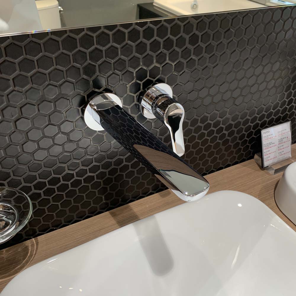 Vòi lavabo nóng lạnh gắn tường GS TOTO TLG03308BB (TLG03308B)