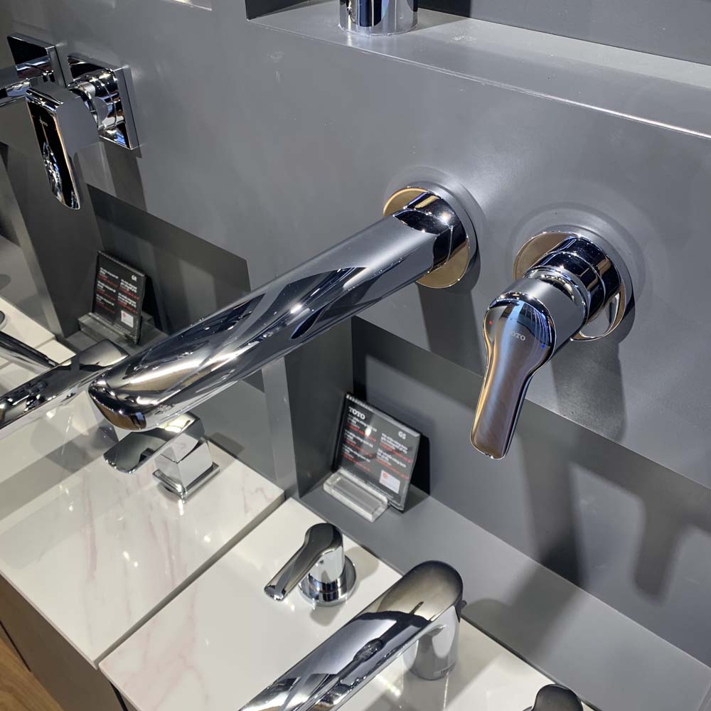 Vòi lavabo nóng lạnh gắn tường GS TOTO TLG03308BB (TLG03308B)