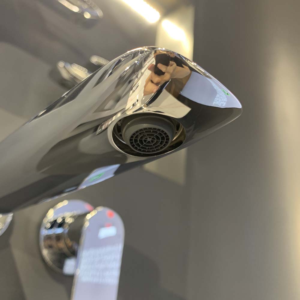 Vòi lavabo nóng lạnh gắn tường GA TOTO TLG04310BB