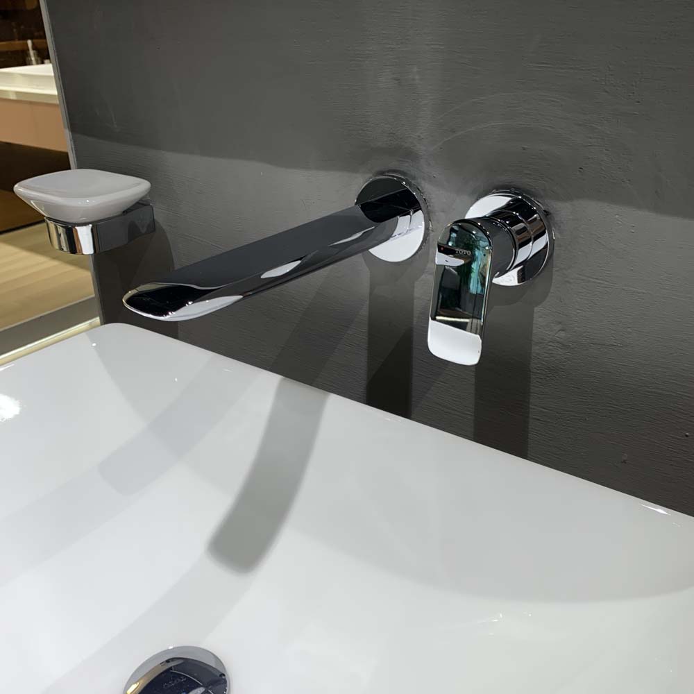 Vòi lavabo nóng lạnh gắn tường GA TOTO TLG04310BB