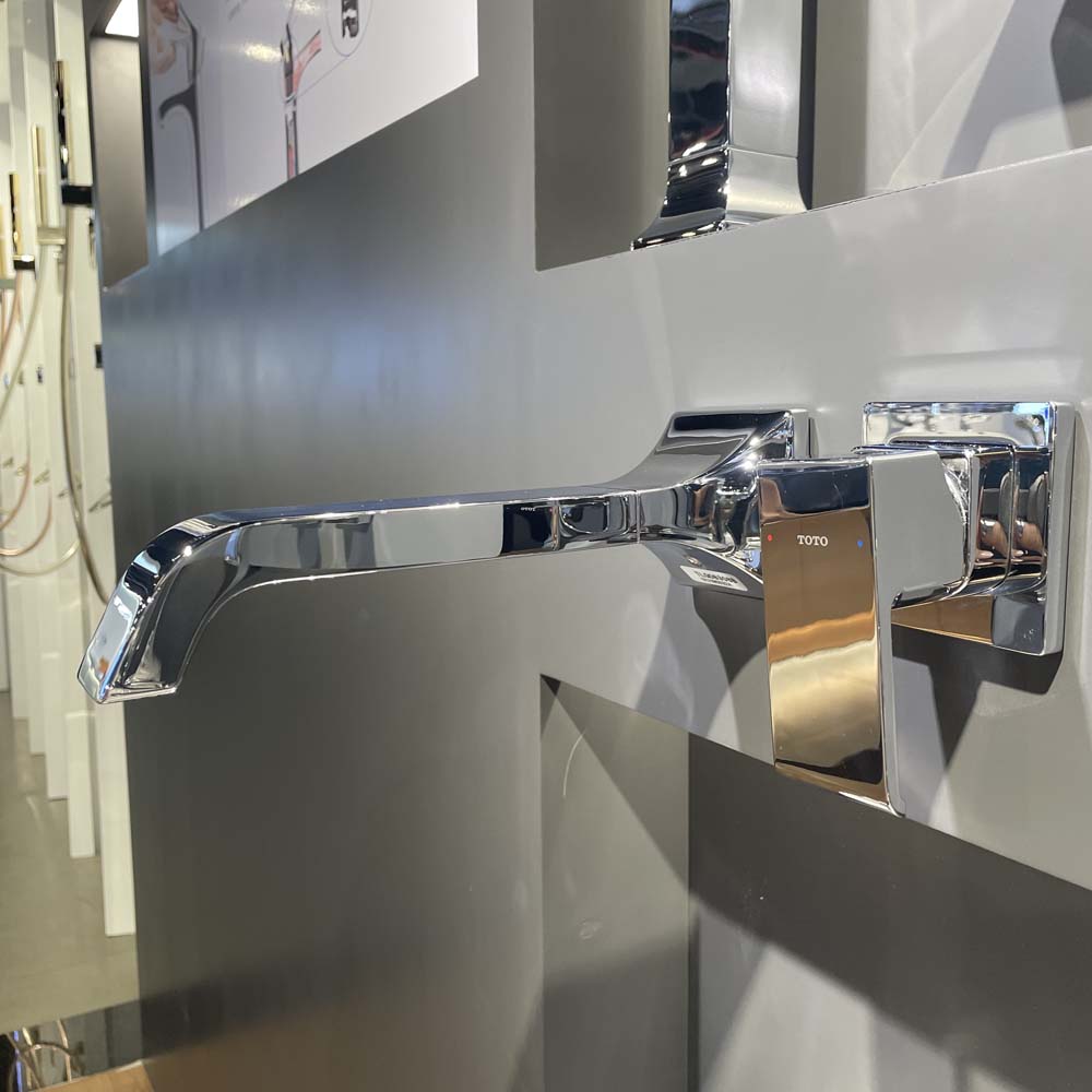 Vòi lavabo nóng lạnh gắn tường GC TOTO TLG08308BA