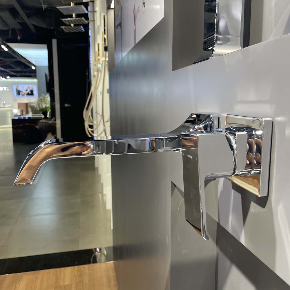 Vòi lavabo nóng lạnh gắn tường GC TOTO TLG08308BA