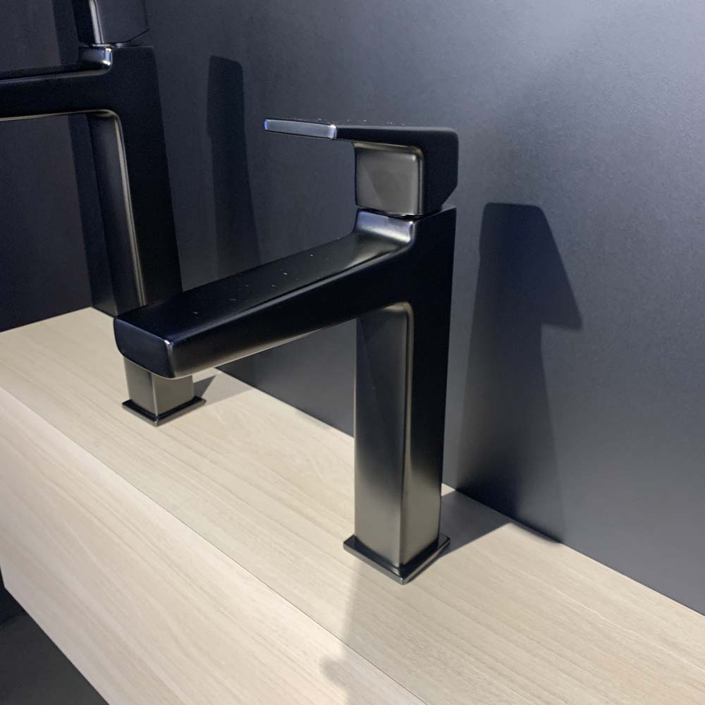 Vòi lavabo nóng lạnh GB TOTO TLG10303V