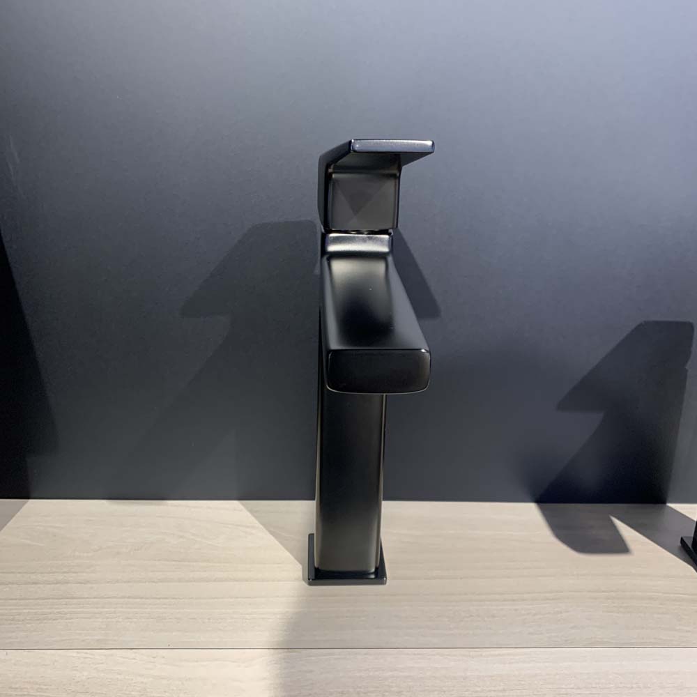 Vòi lavabo nóng lạnh GB TOTO TLG10303V