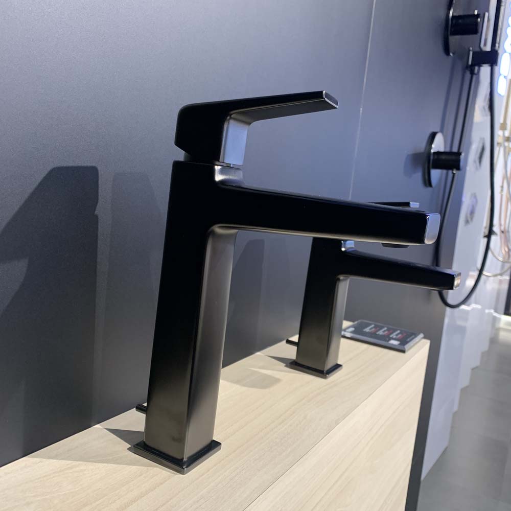 Vòi lavabo nóng lạnh GB TOTO TLG10303V