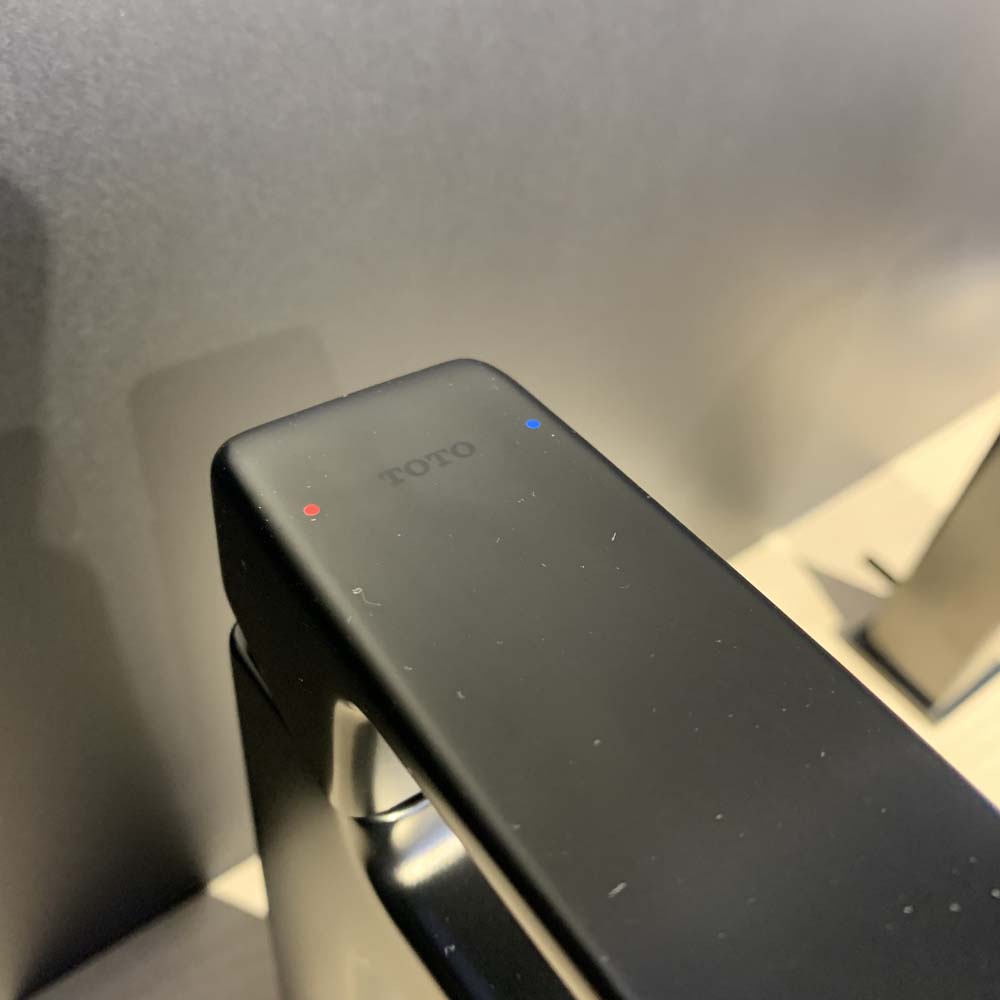 Vòi lavabo nóng lạnh GB TOTO TLG10303V