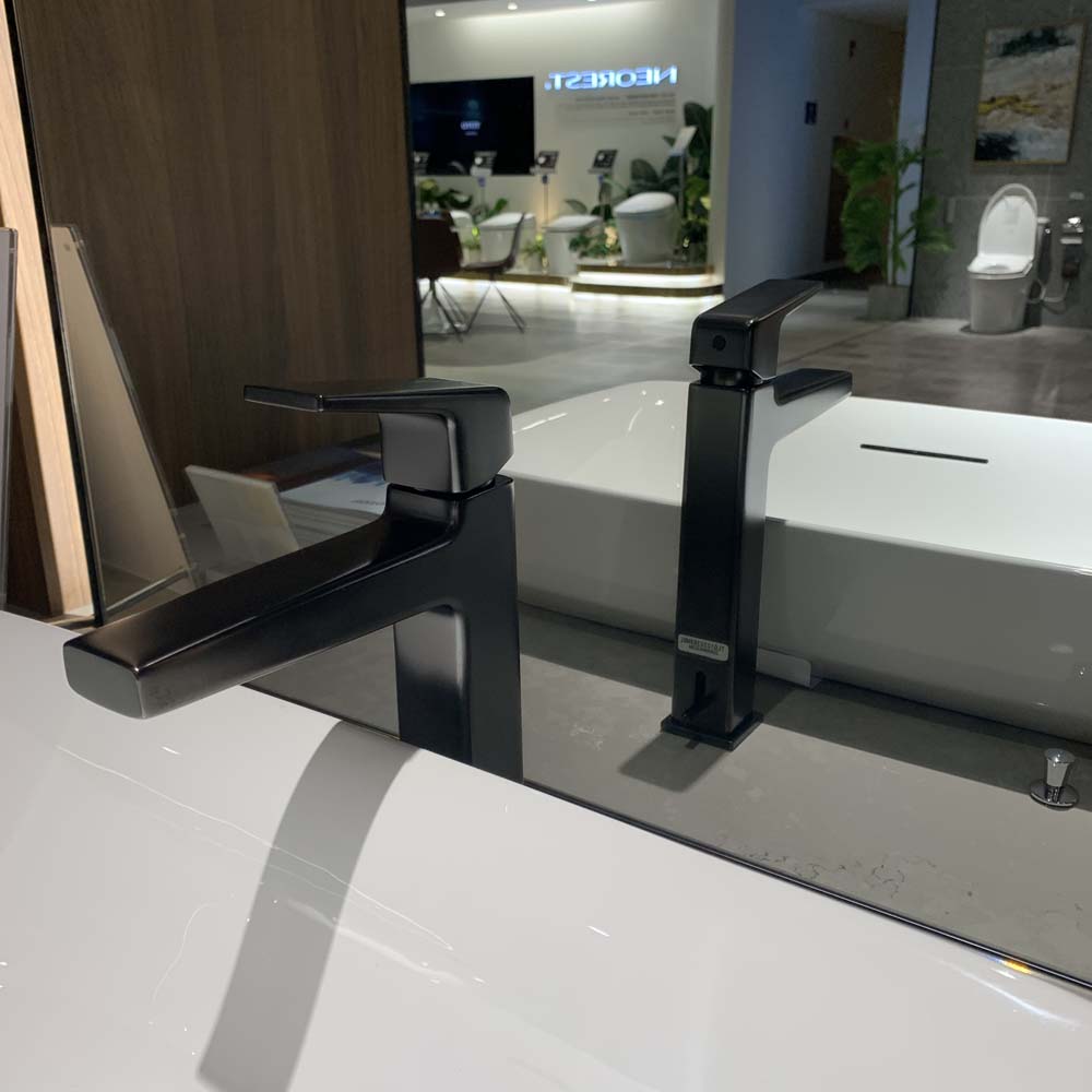 Vòi lavabo nóng lạnh GB TOTO TLG10303V