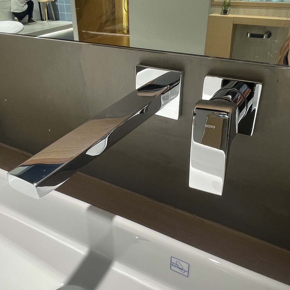 Vòi lavabo nóng lạnh gắn tường GB TOTO TLG10308BB (TLG10308B)