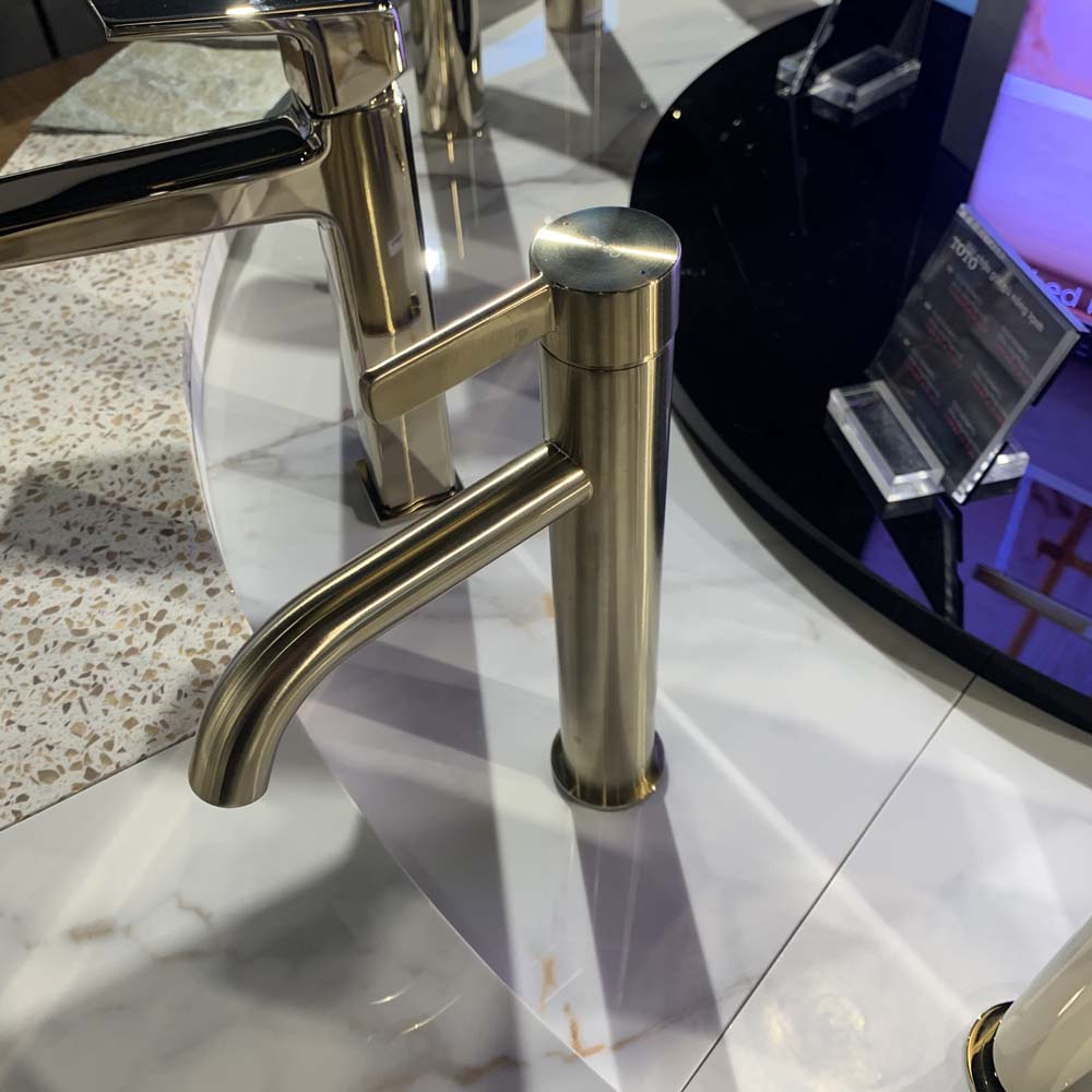 Vòi lavabo nóng lạnh GF TOTO TLG11303V