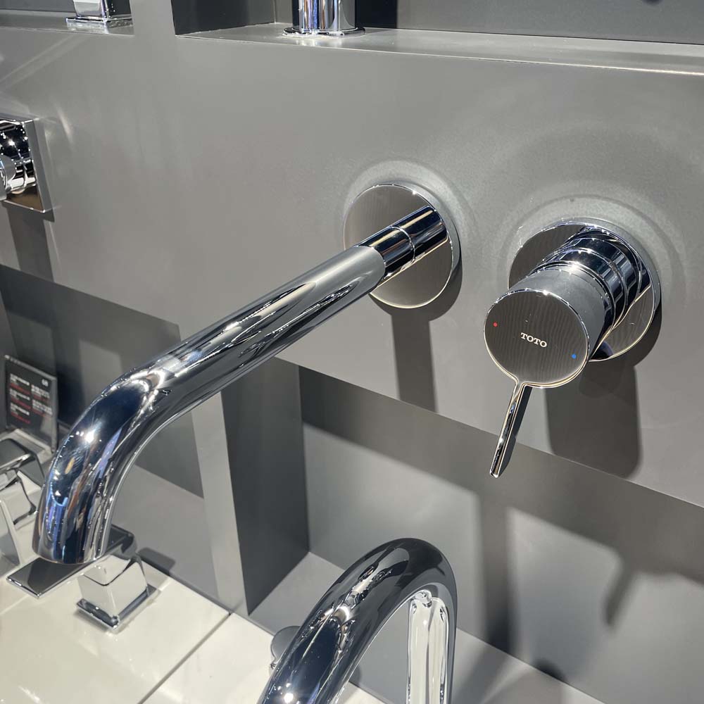 Vòi lavabo nóng lạnh gắn tường GF TOTO TLG11308BA (TLG11308B)