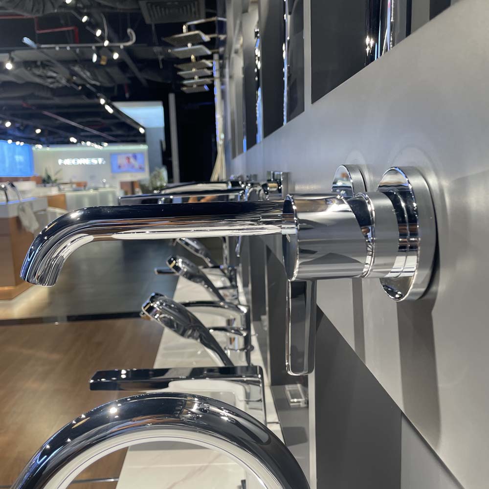 Vòi lavabo nóng lạnh gắn tường GF TOTO TLG11308BA (TLG11308B)