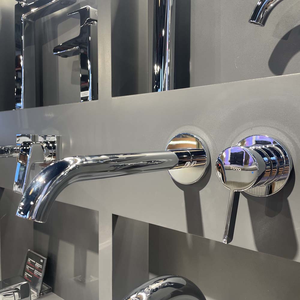 Vòi lavabo nóng lạnh gắn tường GF TOTO TLG11308BA (TLG11308B)