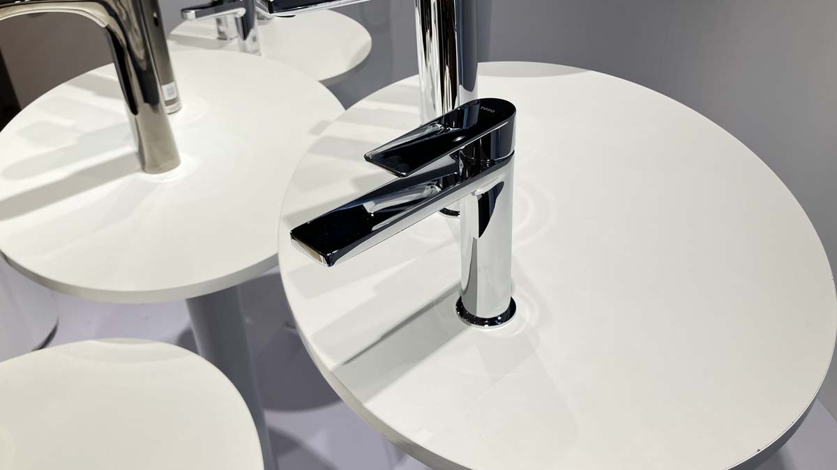 Vòi lavabo nóng lạnh GT TOTO TLG13301A