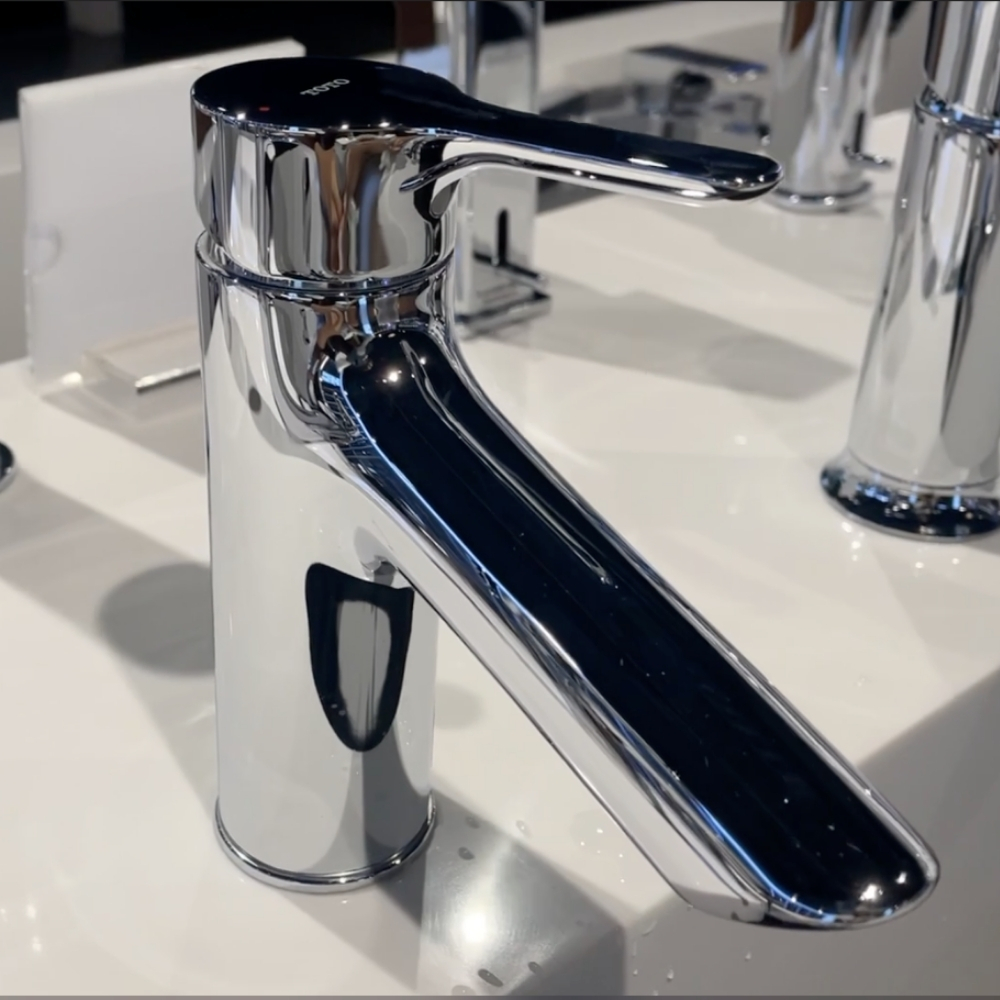 Vòi lavabo nóng lạnh LB TOTO TLS01301V