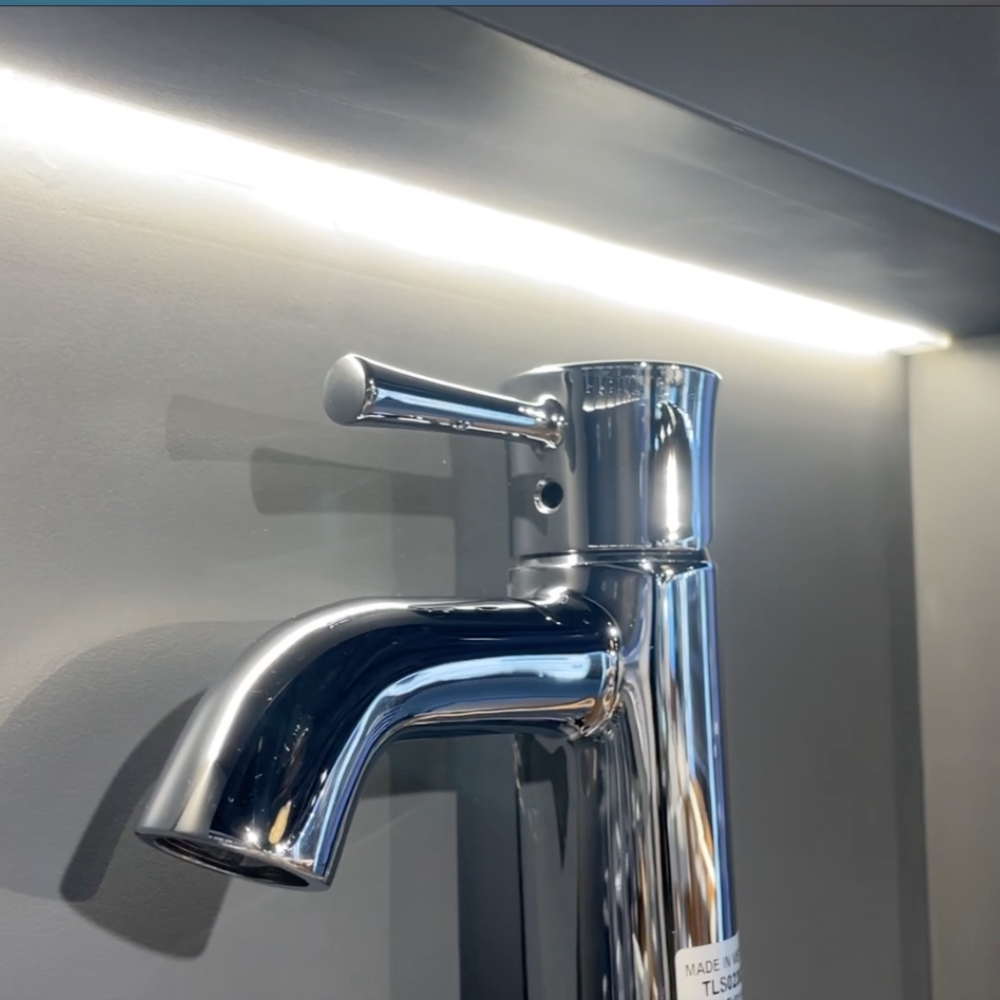 Vòi lavabo nóng lạnh LN TOTO TLS02303V