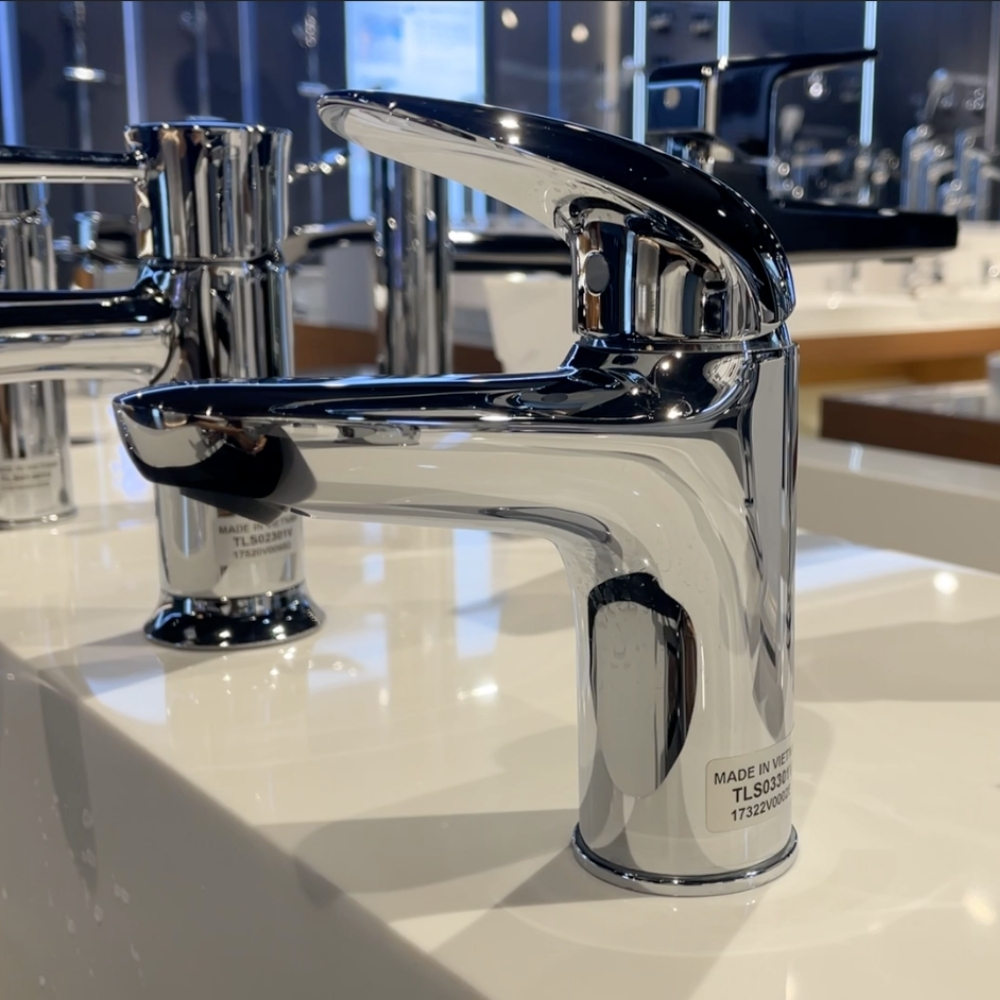 Vòi lavabo nóng lạnh LC TOTO TLS03301V