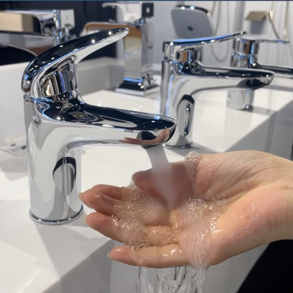 Vòi lavabo nóng lạnh LC TOTO TLS03301V