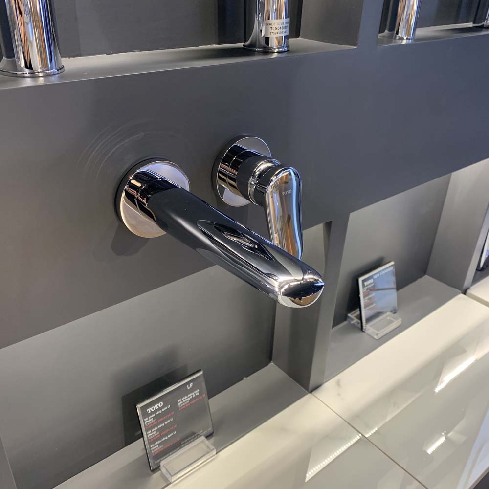 Vòi lavabo nóng lạnh gắn tường LF TOTO TLS04308B