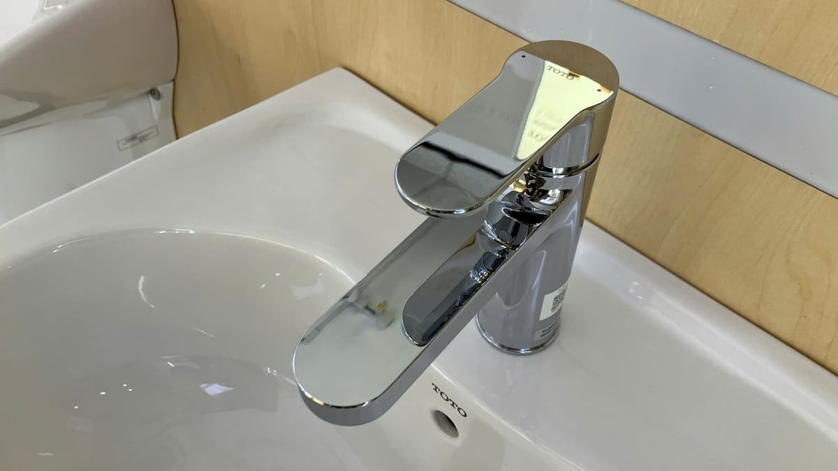 Vòi lavabo nóng lạnh TOTO TLS06301V1