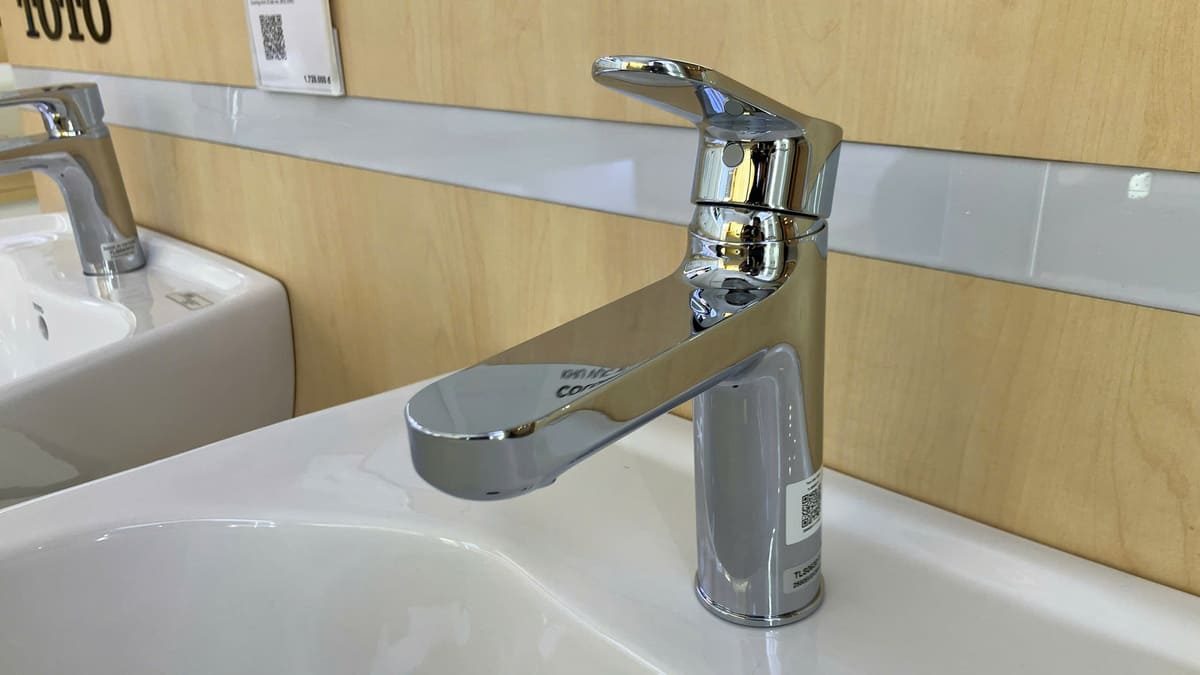 Vòi lavabo nóng lạnh TOTO TLS06301V1