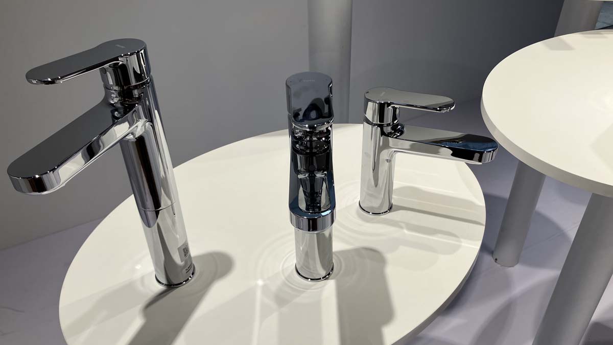 Vòi lavabo nóng lạnh TOTO TLS06303V