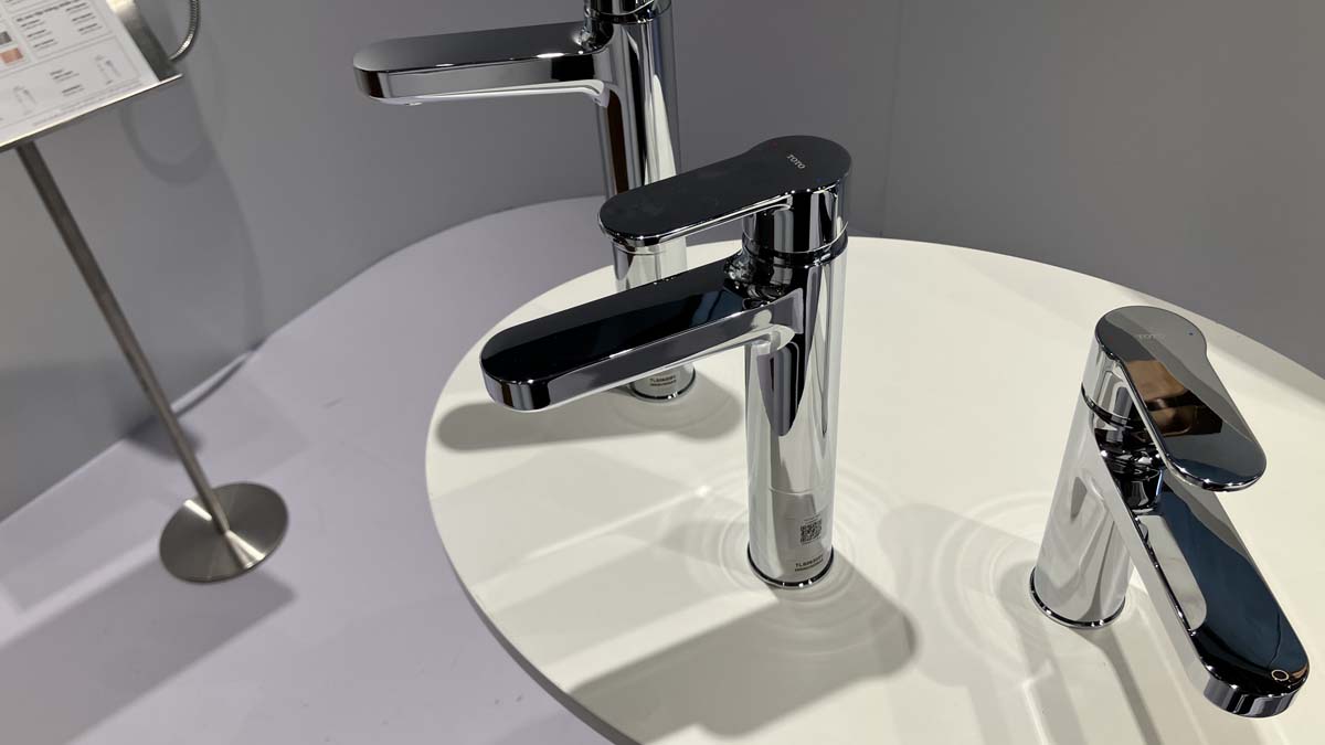 Vòi lavabo nóng lạnh TOTO TLS06303V