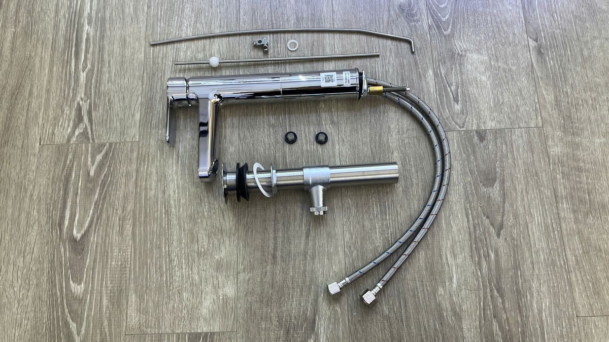 Vòi lavabo nóng lạnh TOTO TLS06305V