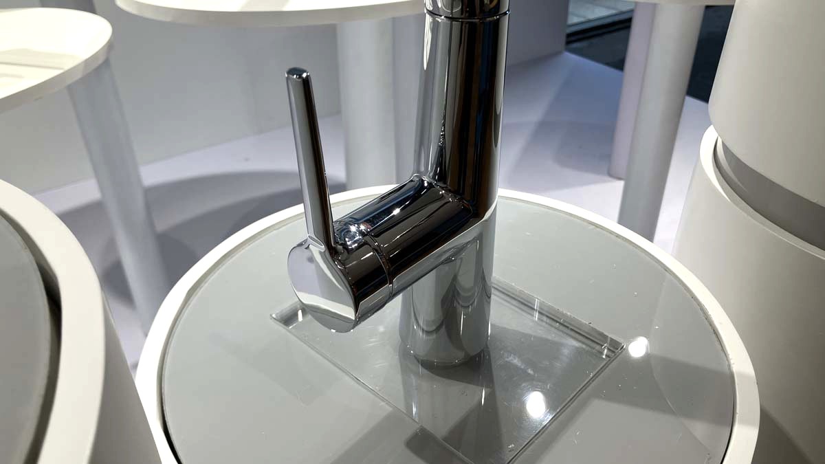 Vòi lavabo nóng lạnh TOTO TLS073J0V dây rút