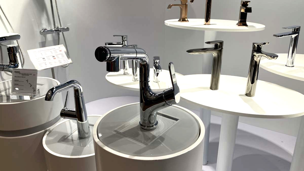 Vòi lavabo nóng lạnh TOTO TLS083J0V dây rút