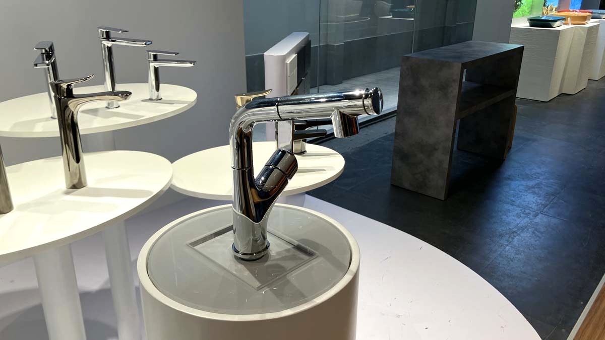 Vòi lavabo nóng lạnh TOTO TLS083J0V dây rút