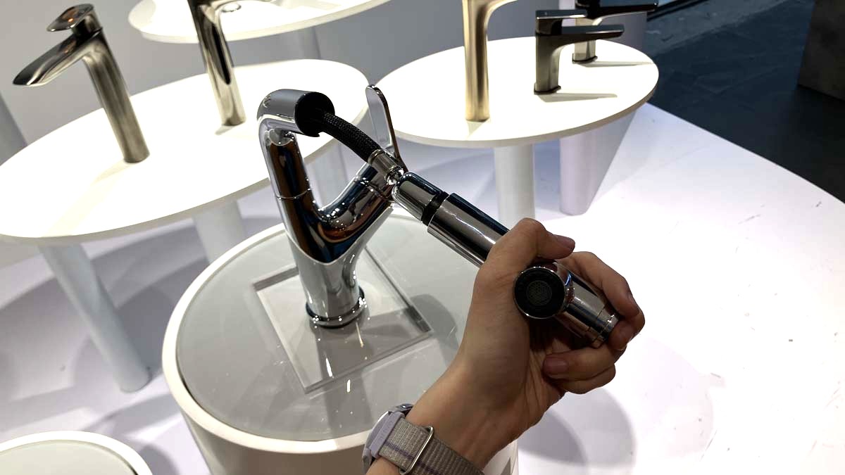 Vòi lavabo nóng lạnh TOTO TLS083J0V dây rút