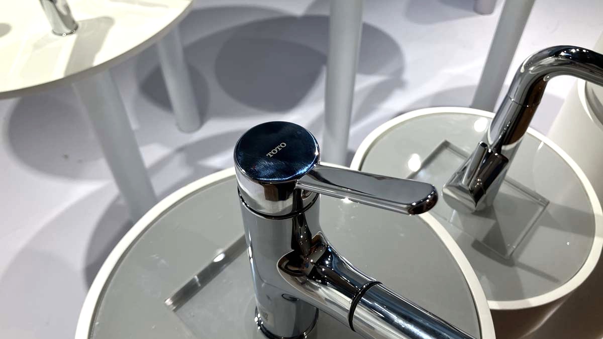 Vòi lavabo nóng lạnh TOTO TLS093B0V dây rút